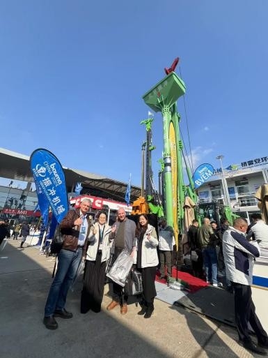 중국 제조사 214kN 원심력 진동 부유 장치, 드릴링 리그에 장착되어 전력 시스템 공유